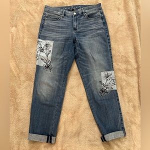 Everyday soft cropped straight jeans size 8 WHBM